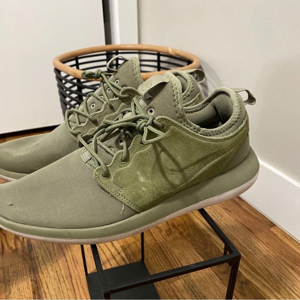 Nike Roshe size 9.5